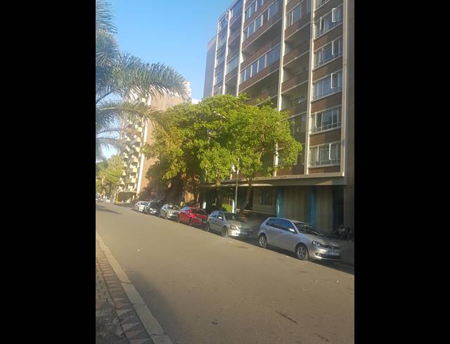 1 BEDROOM ROOM TO LET IN DURBAN CENTRAL
